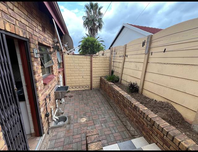4 BEDROOM FREESTANDING FOR SALE IN BIRCHLEIGH NORTH
